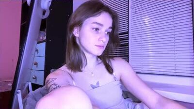 bralkissy public webcam profile photo 6