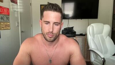 brettmycles public webcam profile photo 2