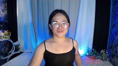 callme_mama public webcam profile photo 5