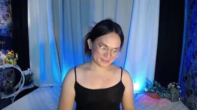 callme_mama public webcam profile photo 6