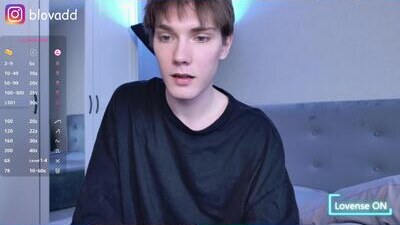 callmenineoneseven public webcam profile photo 9