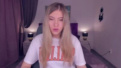 cameliamiles public webcam profile photo 3