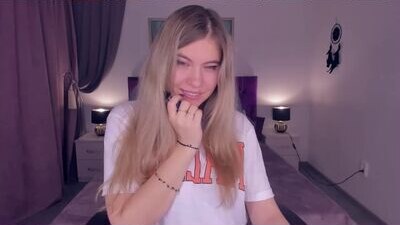 cameliamiles public webcam profile photo 6