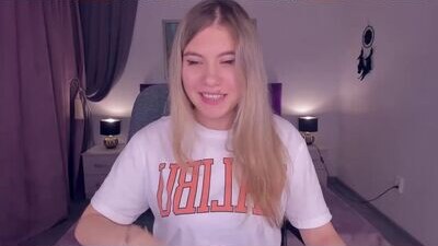 cameliamiles public webcam profile photo 8