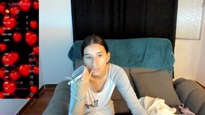 camilavill public webcam profile photo 4