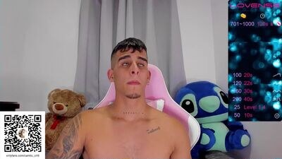 camilo_ospina_ public webcam profile photo 2