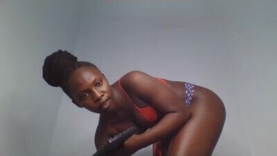 caramel_l public webcam profile photo 6