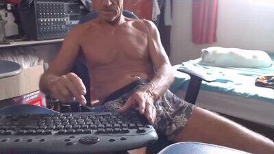 carlos2557 public webcam profile photo 7