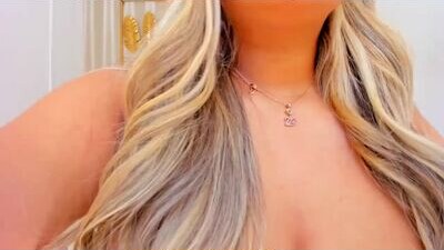 carlota_peach public webcam profile photo 5