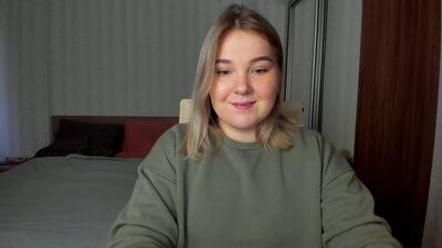 carlytrev public webcam profile photo 3