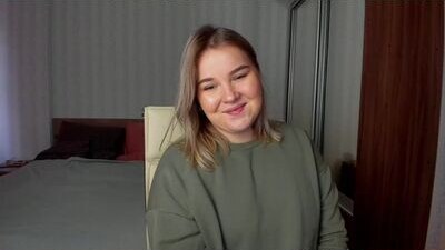 carlytrev public webcam profile photo 7