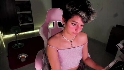 caroline_devil public webcam profile photo 2