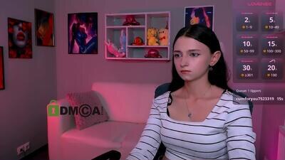 caroline_honeyy public webcam profile photo 3