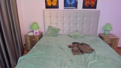 carolinemiles public webcam profile photo 7