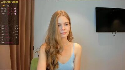 carolynsveronica public webcam profile photo 5