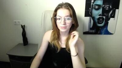 celine_love public webcam profile photo 2