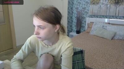 charmeddoll public webcam profile photo 3