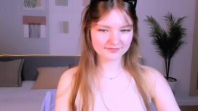 charminglookeva public webcam profile photo 3