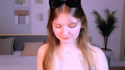 charminglookeva public webcam profile photo 5