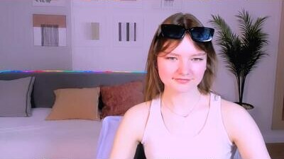 charminglookeva public webcam profile photo 9