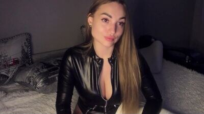 cherry_bomb19 public webcam profile photo 3
