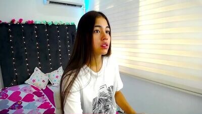 chiara__pink public webcam profile photo 2
