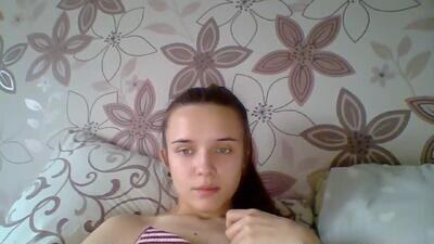 chloe2359 public webcam profile photo 3
