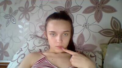 chloe2359 public webcam profile photo 7