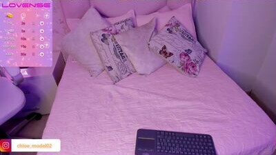 chloe__evans_ public webcam profile photo 6