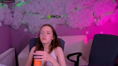 chloe_ley public webcam profile photo 4