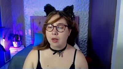 chloe_prg public webcam profile photo 3