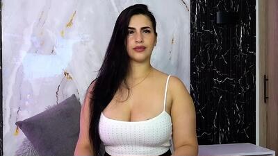 chloe_toms public webcam profile photo 2