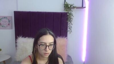 chloe_walk_