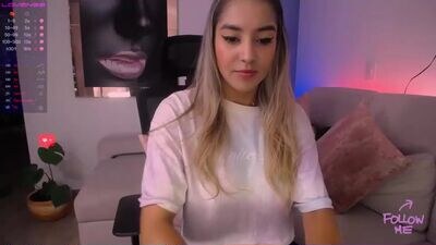 chloerossi public webcam profile photo 4