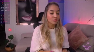 chloerossi public webcam profile photo 5
