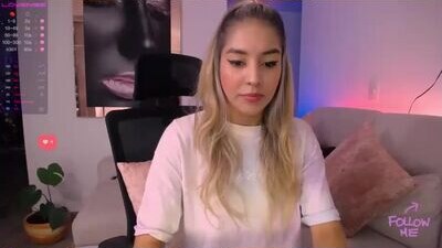 chloerossi public webcam profile photo 7