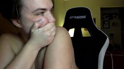 chloesays public webcam profile photo 2