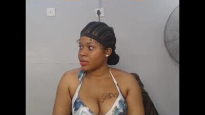 chocox_petitqueen public webcam profile photo 6