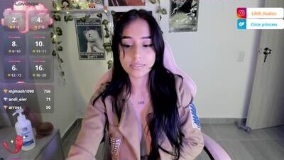 circe_l public webcam profile photo 8