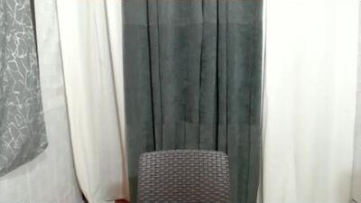classy_mikah public webcam profile photo 8