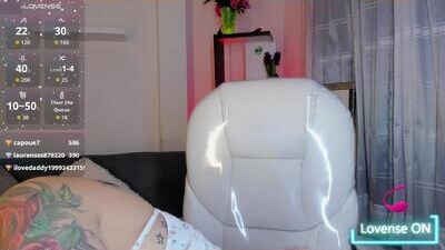 cloee_dss public webcam profile photo 5