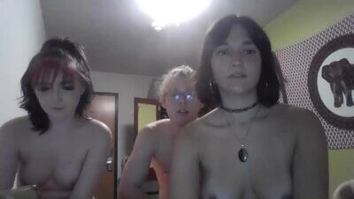 college_peach public webcam profile photo 2