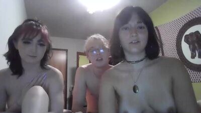 college_peach public webcam profile photo 3
