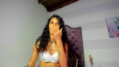 coraline_jhons public webcam profile photo 2