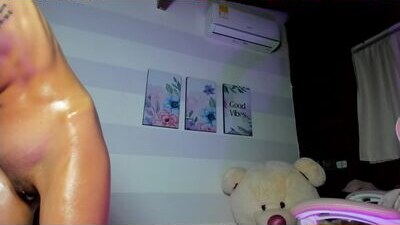 coraline_jhons public webcam profile photo 10