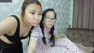 couple_assian public webcam profile photo 3