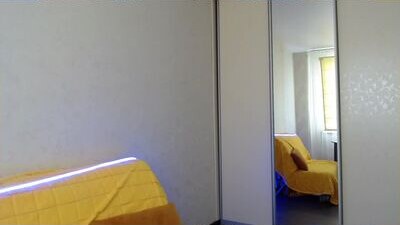 courteous_raspberry public webcam profile photo 6