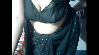 crezybhabihot public webcam profile photo 7