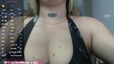 cristal_v_ public webcam profile photo 3