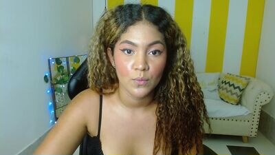 cristal_war public webcam profile photo 3